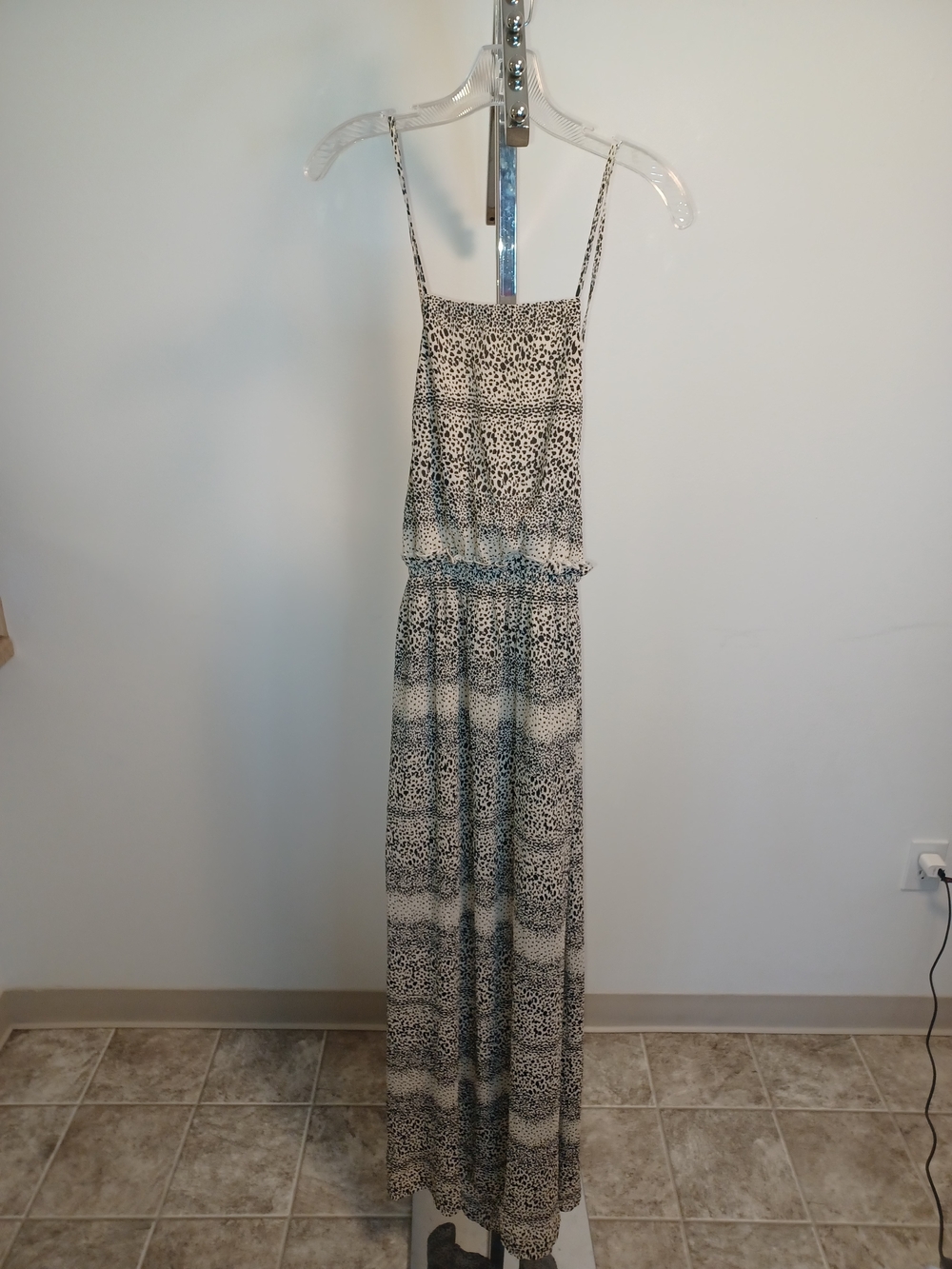 Forever 21 Black and White Speckled Backless Maxi Dress
